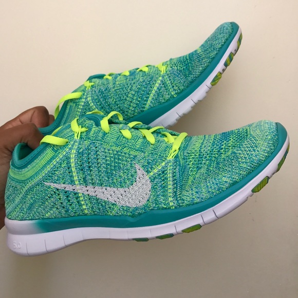 Nike Shoes - Nike Free Tr Flyknit
